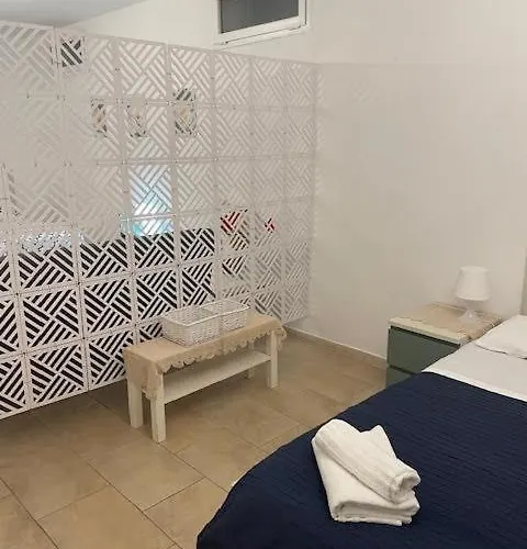 Chiara Nyaraló Santo Stefano al Mare